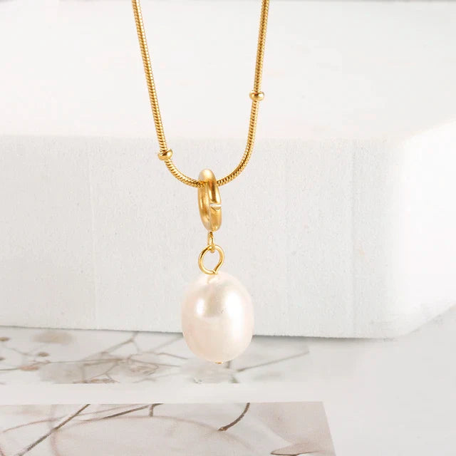 Isola Pearl Pendant Necklace