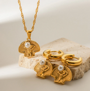 Venus Pearl Necklace